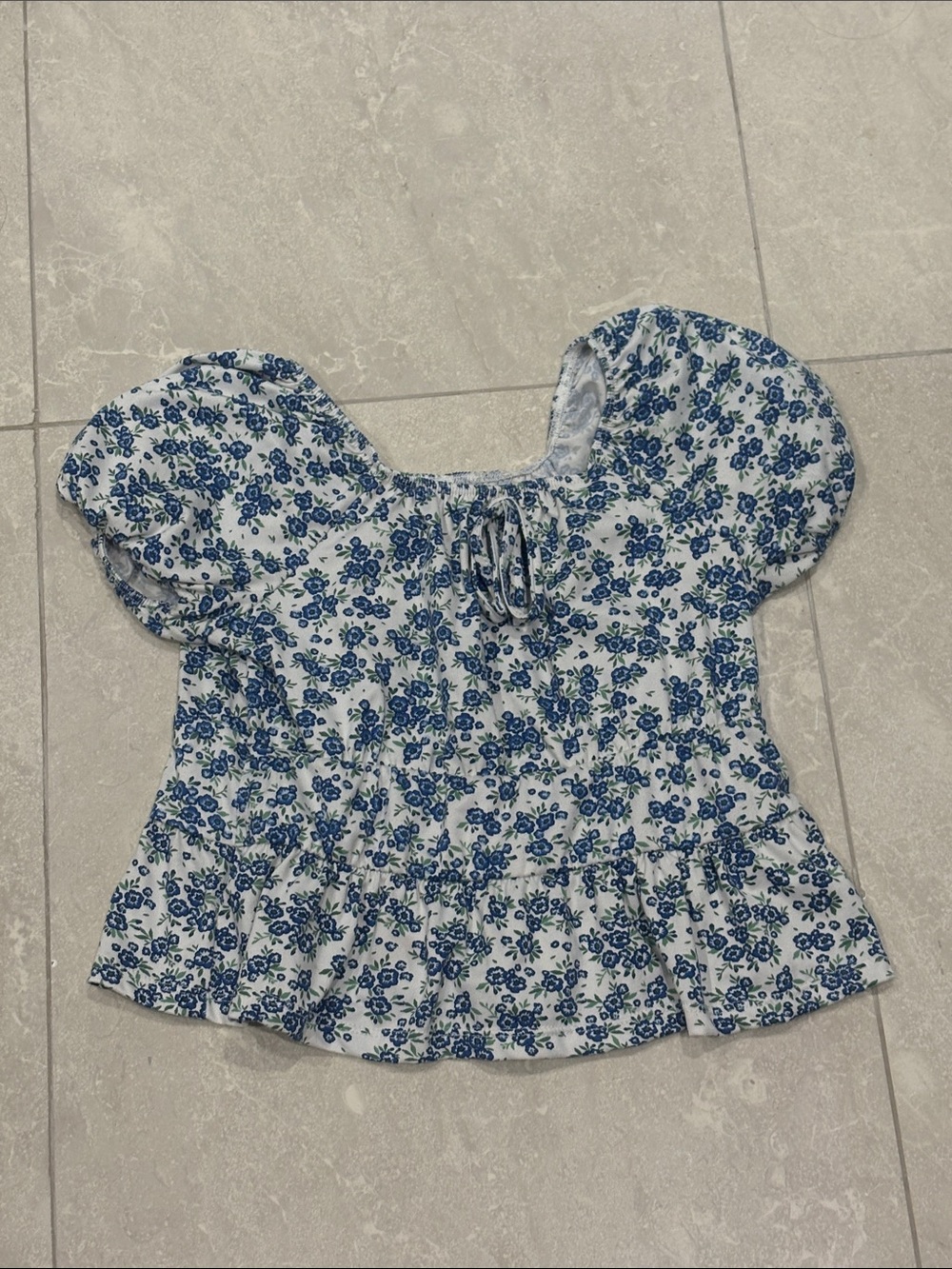 Women’s Floral Puff-Sleeve Blouse in Blue and White